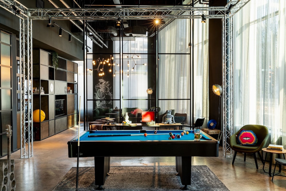 Moxy Glasgow Sec
